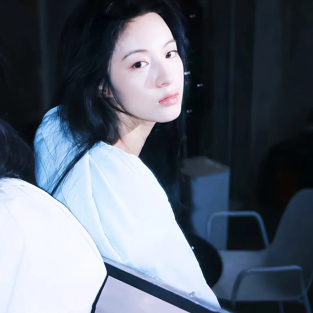 小姐嬉春